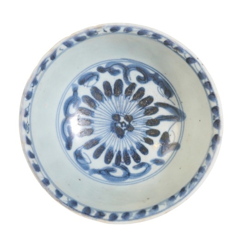 131 - A CHINESE BLUE AND WHITE BOWL

Transitional Period, decorated with flowers, 14.5cm wide; together wi... 