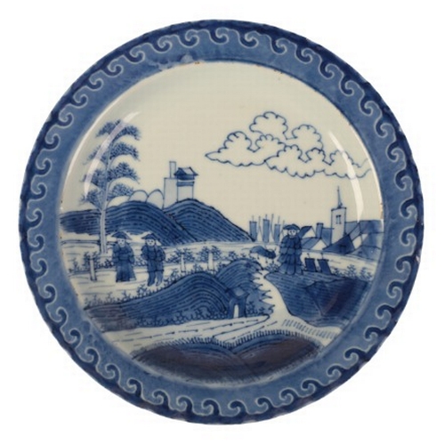 138 - A COLLECTION OF CHINESE BLUE AND WHITE PORCELAIN

Qing, 19th century, including a blue and white bow... 