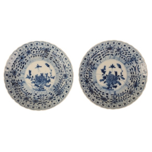 138 - A COLLECTION OF CHINESE BLUE AND WHITE PORCELAIN

Qing, 19th century, including a blue and white bow... 