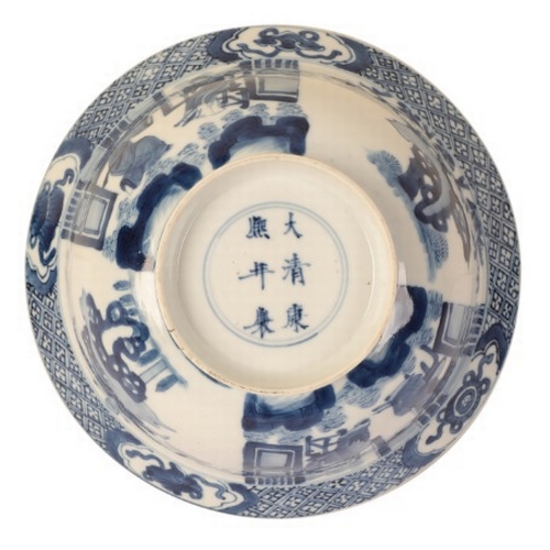 138 - A COLLECTION OF CHINESE BLUE AND WHITE PORCELAIN

Qing, 19th century, including a blue and white bow... 