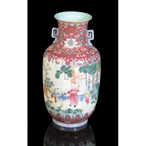 181 - A CHINESE FAMILLE ROSE VASE

bearing a six character Jiaqing seal mark to the base, the body decorat... 