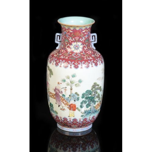 181 - A CHINESE FAMILLE ROSE VASE

bearing a six character Jiaqing seal mark to the base, the body decorat... 