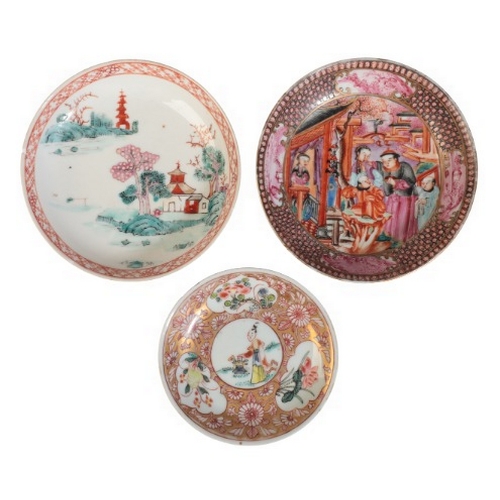 186 - A COLLECTION OF CHINESE EXPORT TEA WARES

including four tea bowls, the largest 8cm wide, a teacup, ... 