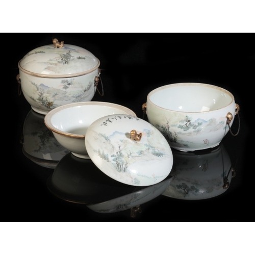 206 - TWO SIMILAR CHINESE QIANJIANCAI BOWLS AND COVERS

Republic Period, both decorated with figures in mo... 