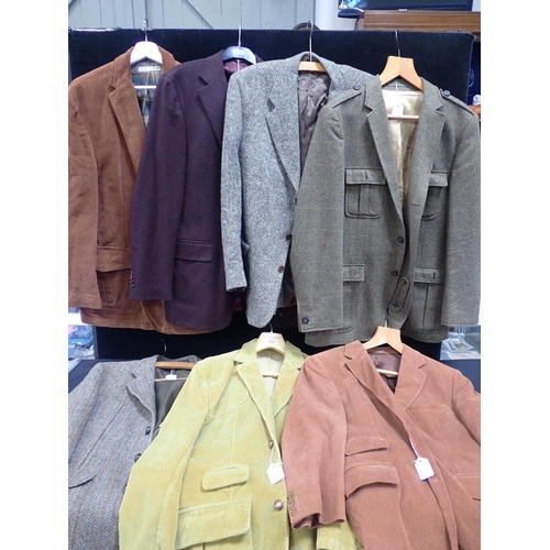 131 - A QUANTITY OF GENTLEMENS' TWEED AND CORDUROY JACKETS (7)