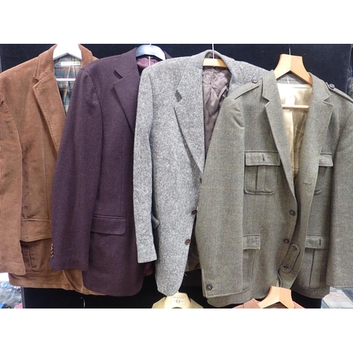 131 - A QUANTITY OF GENTLEMENS' TWEED AND CORDUROY JACKETS (7)