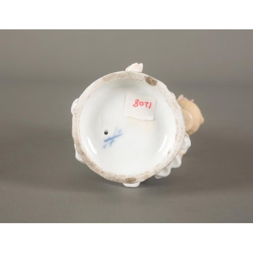 7 - A PAIR OF MEISSEN PORCELAIN FIGURES modelled as fruit gatherers, both 19.5 cm high (2).Provenance: T... 