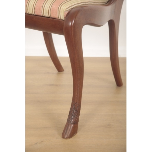 255 - A SET OF FOURTEEN MAHOGANY DINING CHAIRS OF REGENCY STYLE

20th century, the splayed sabre legs with... 