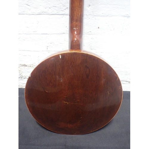 210 - A WINDSOR BANJO; 'THE WHIRLE' Rd. 450220, 96cm long, cased