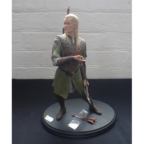 246 - LORD OF THE RINGS SIDESHOW WETA FIGURE Legolas Greenleaf (arrows detached from quiver)