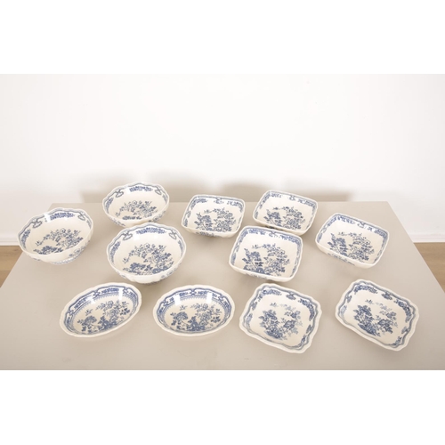 89 - A COLLECTION OF MASON'S IRONSTONE 'MANCHU' PATTERN WARE comprising three circular bowls, three squar... 