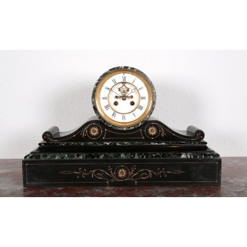 550 - A VICTORIAN SLATE AND VERDE ANTICO MANTEL CLOCK

the eight day movement with an open escarpment enam... 