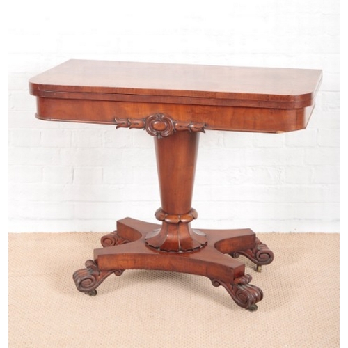 926 - A WILLIAM IV FIGURED MAHOGANY D-SHAPED CARD TABLE

the green baize-lined top above leaf carved friez... 