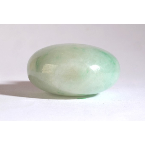 14 - A CHINESE JADEITE SNUFF BOTTLE

18th/19th century, of rounded form, 6.5cm high overall 

The Dick Ha... 