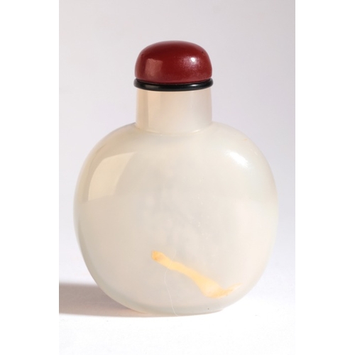 20 - A CHINESE AGATE SNUFF BOTTLE

19th century, of bulbous form with dendritic markings, 6.5cm high over... 