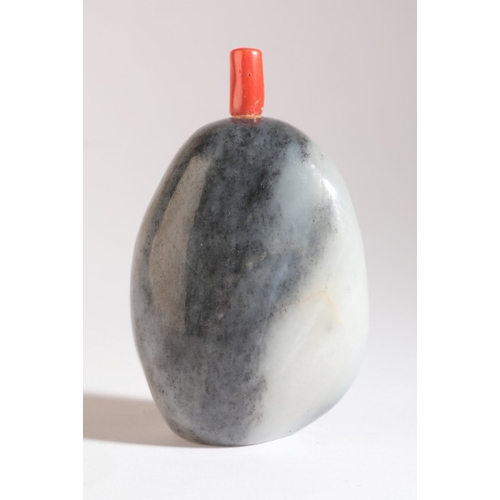 65 - A CHINESE JADE 'PEBBLE' FORM SNUFF BOTTLE

19th century, the 'black' nephrite moulded to a natural p... 