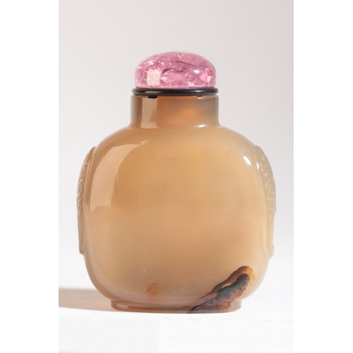 7 - A CHINESE SHADOW AGATE 'MAGPIES' SNUFF BOTTLE

19th century, the inclusions to one side carved to su... 