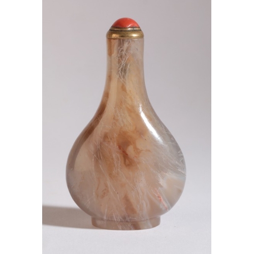 99 - A CHINESE AGATE SNUFF BOTTLE

19th century, the pear shaped body suffused with 'moss' type striation... 