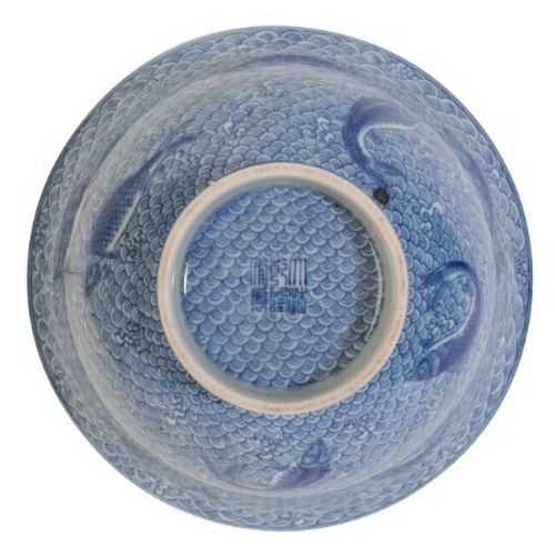 204 - A CHINESE PORCELAIN BLUE AND WHITE BOWL

bearing a six character Qianlong seal mark to the base, pro... 