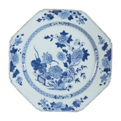 238 - A CHINESE EXPORT PORCELAIN BLUE AND WHITE PART SERVICE

18th/19th century, of octagonal form and dec... 