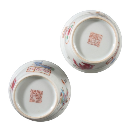 293 - A PAIR OF CHINESE PORCELAIN QIANJIANG TEA BOWLS

both bearing six character Daoguang seal marks to t... 