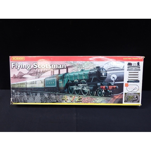 181 - 'OO' GAUGE BOXED HORNBY TRAIN SET 'FLYING SCOTSMAN'

set R1039 unused and presumed in working order.