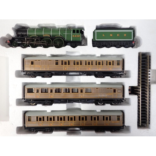 181 - 'OO' GAUGE BOXED HORNBY TRAIN SET 'FLYING SCOTSMAN'

set R1039 unused and presumed in working order.