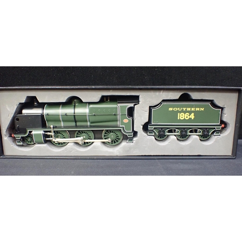 200 - BASSETT LOWKE BL99003 SR MAUNSELL N CLASS MOGUL

electric 0 gauge, mint in box with all paperwork et... 