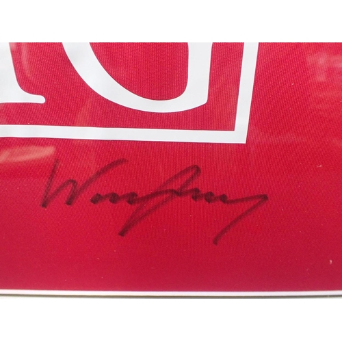 238 - 'WAYNE ROONEY' SIGNED FRAMED SHIRT

A replica Manchester United shirt hand signed by 'Wayne Rooney',... 