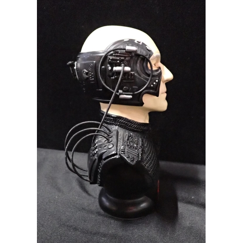 243 - STAR TREK TNG LOCUTUS OF BORG

Next Generation 22cm high