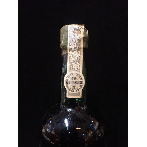 250 - A BOTTLE OF TAYLOR'S 1970 VINTAGE PORT

bottled in Oporto, 1972 by Taylor, Fladgate and Yeatman (sea... 