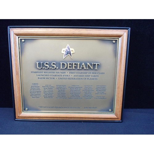 258 - STAR TREK PLAQUE USS DEFIANT