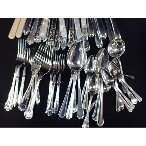 365 - A QUANTITY OF SILVER PLATED FLATWARE