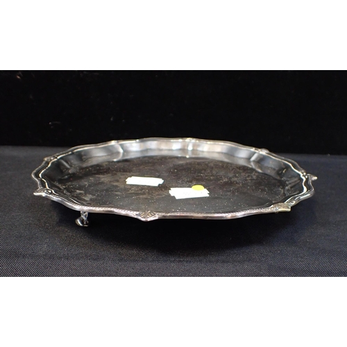 392 - 20TH CENTURY IRISH SILVER SALVER