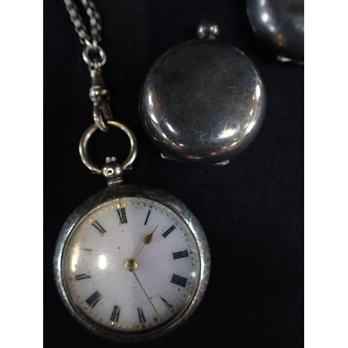 393 - SILVER POCKET WATCH WITH CHAIN

and two sovereign casks