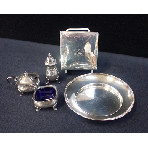 400 - A SILVER CIGARETTE BOX, A SILVER CRUET

a silver circular dish, a silver-plated fish service with mo... 