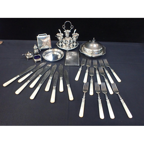 400 - A SILVER CIGARETTE BOX, A SILVER CRUET

a silver circular dish, a silver-plated fish service with mo... 