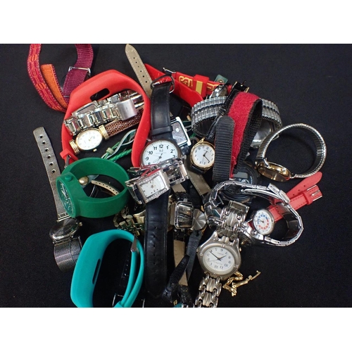 415 - A QUANTITY OF QUARTZ WRISTWATCHES

various styles and makes