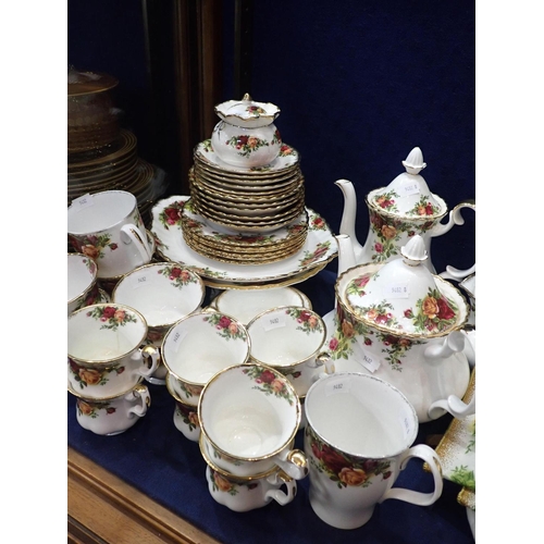 47 - A COLLECTION OF ROYAL ALBERT 'OLD COUNTRY ROSES'

tea and coffee wares, with comport and serving war... 