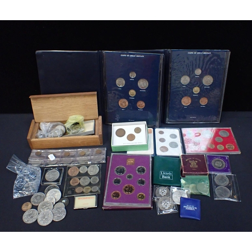 477 - A QUANTITY OF MIXED BRITISH COINAGE

including pennies, shillings, threepences and various crowns (a... 