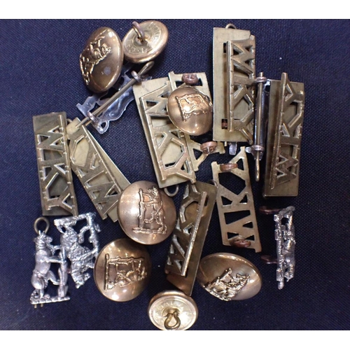 534 - A COLLECTION OF MILITARY BADGES AND BUTTONS

including Warwickshire Yeomanry 'torpedo' buttons, and ... 