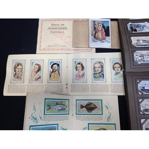 550 - A QUANTITY OF EARLY 20TH CENTURY CIGARETTE CARDS

some loose, some contained in two albums, includin... 