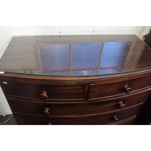 764 - A 19th CENTURY MAHOGANY BOWFRONT CHEST OF DRAWERS

with turned knobs, on splayed bracket feet 108cm ... 