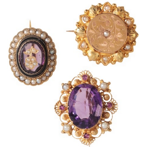 235 - A COLLECTION OF BROOCHES

including a French floral brooch in 18ct gold, with engraved detailing, ac... 