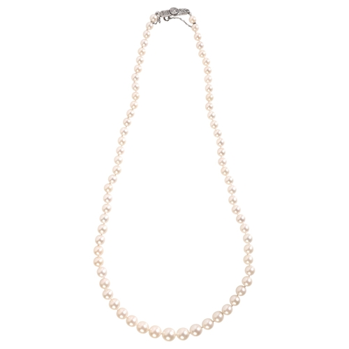 353 - A PEARL AND DIAMOND NECKLACE

comprising a single row of cultured pearl, graduating from c.5.0-9.0mm... 