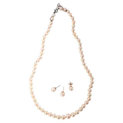 363 - A PEARL NECKLACE

comprising a single row of cultured freshwater pearls, graduating from c.5.7-8.5mm... 