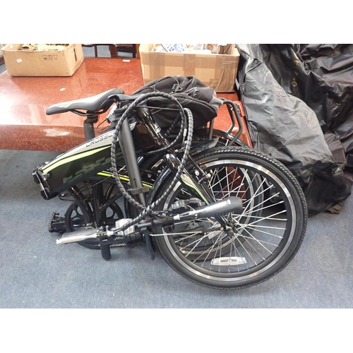 103 - A CARRERA CROSSCITY FOLDING ELECTRIC BIKE

including battery, charger, keys, and storage bag, very g... 