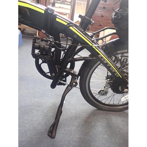 103 - A CARRERA CROSSCITY FOLDING ELECTRIC BIKE

including battery, charger, keys, and storage bag, very g... 