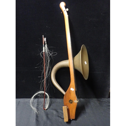 154 - AN A.S. HOWSON PHONO-FIDDLE

classic early 20th century novelty instrument, reg. no. 287991, with bo... 