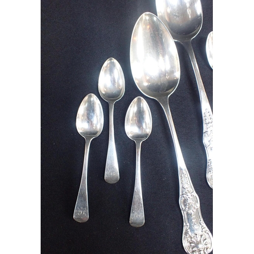 289 - A PAIR OF SILVER TABLESPOONS,SAMUEL HAYNE & DUDLEY CATER

London 1865, and six teaspoons by Jonathan... 